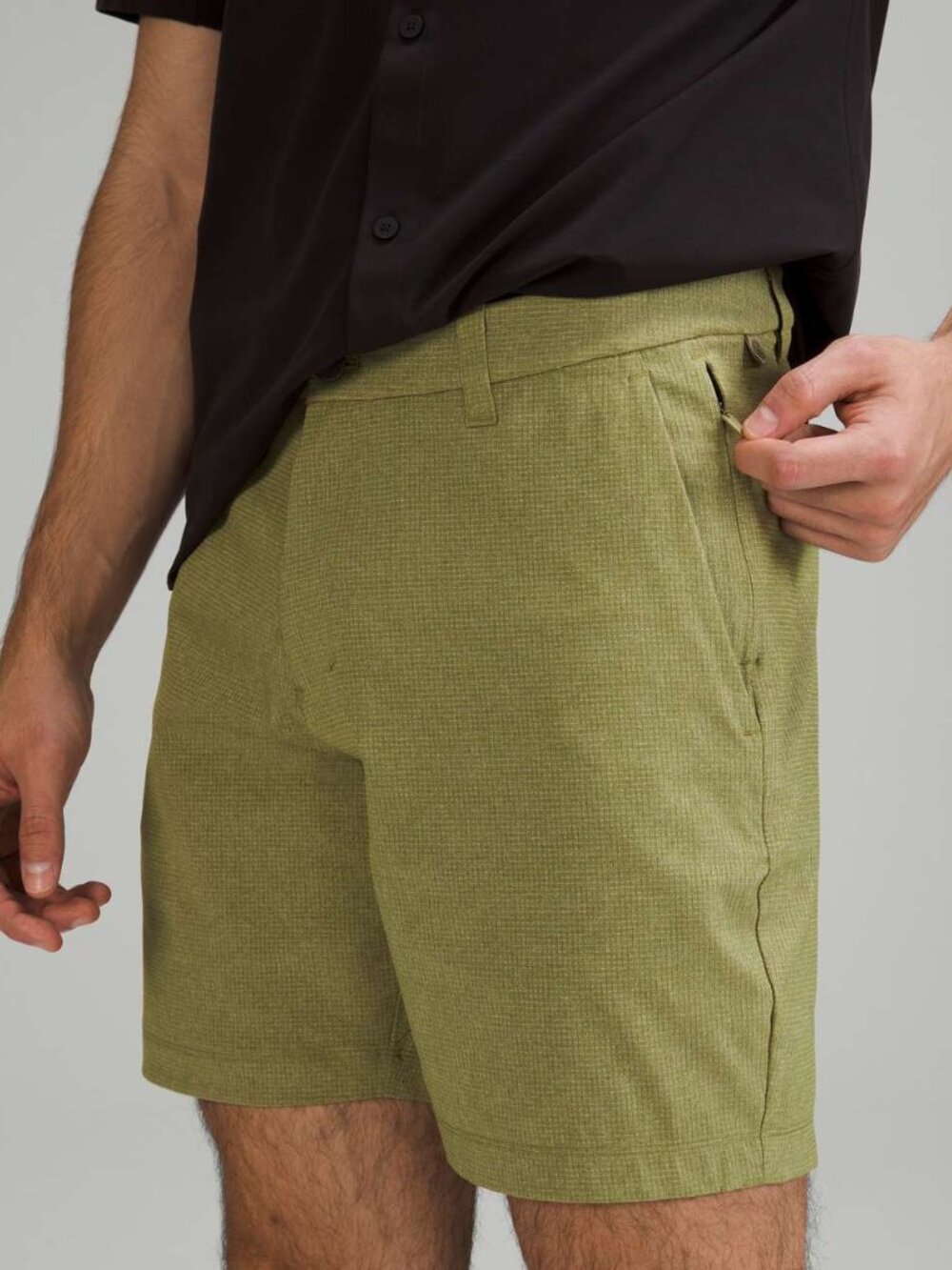 Lululemon Men's Classic Commission Ventlight Shorts in Heathered Bronze Green 34